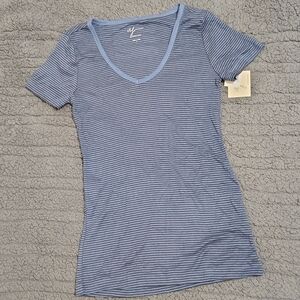 Andrea Jovine Light Blue and Navy Striped V-Neck Tee